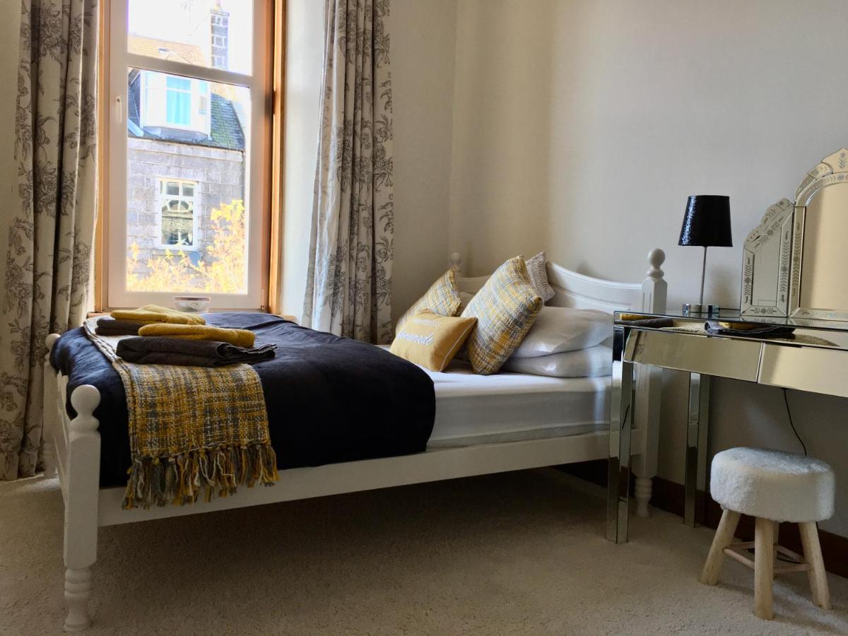 Cosy 2 Bedroom Central Apartment - Free Parking, Free Wifi Aberdeen Exteriér fotografie