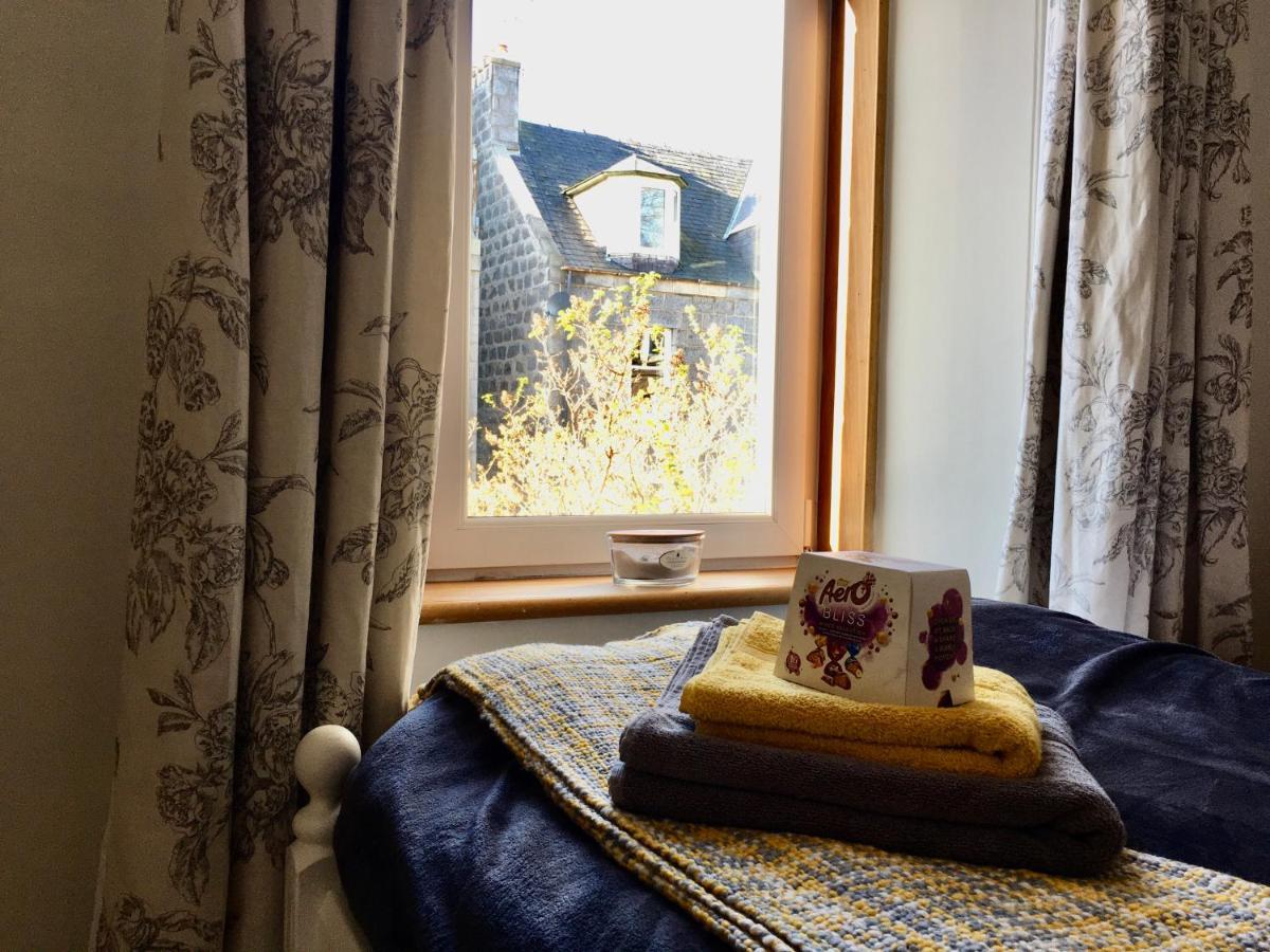 Cosy 2 Bedroom Central Apartment - Free Parking, Free Wifi Aberdeen Exteriér fotografie